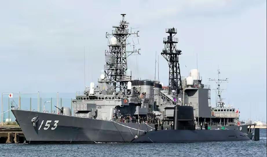 日本选择在《马关条约》签订日，派军舰通过台湾海峡！啪啪打脸，精日分子！特别是经历