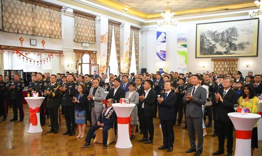 中国驻蒙古国大使馆举办纪念中国人民抗日战争招待会，蒙古国派国防部国务秘书达·冈呼
