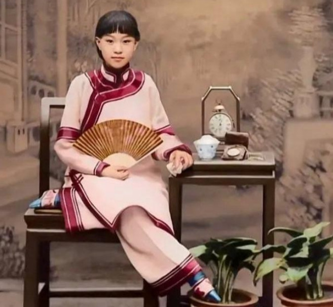 晚清名妓杨翠喜，看起来像个孩子，可在当时她的身价高达12000金！