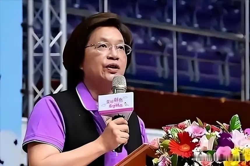 郑丽文在彰化这一战，确实是拼尽了全力明人明说作为在野党主席，资源本就有限，力量