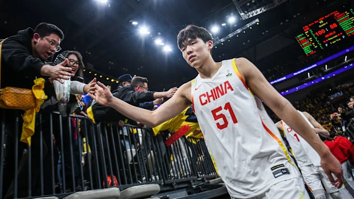 杨瀚森首秀国内媒体直播吧记者独家透露，如无意外发生的话，目前正在开拓者出战夏季