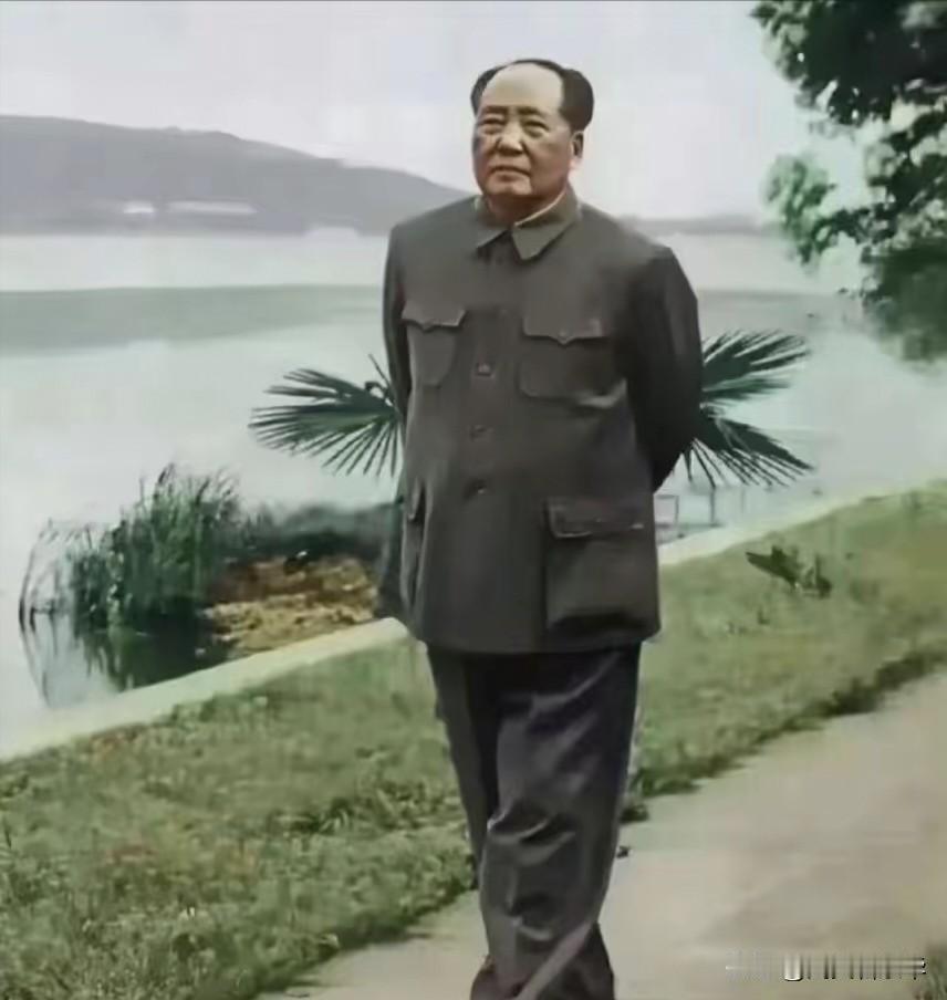 毛主席走了！最想哭的从来不是遥远的传说，而是我们这些生在和平年代的后来人。