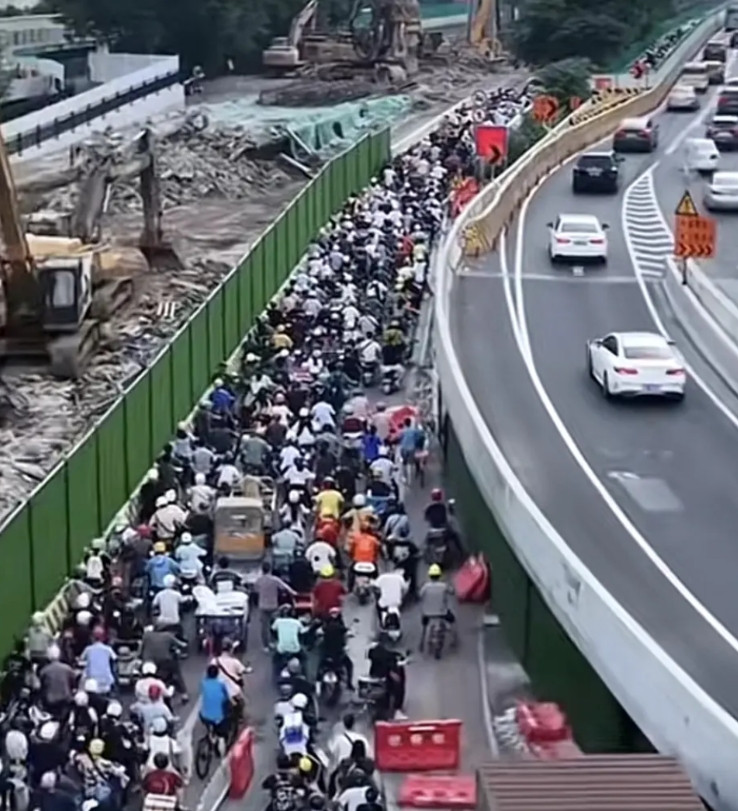 广州，电鸡580w辆，人口1890多w，每三个人就有一人开电鸡出街知道为什么