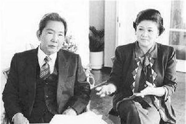 他贪100多亿，美国答应让他避难，结果刚下飞机300箱行李就被扣留权力的游戏