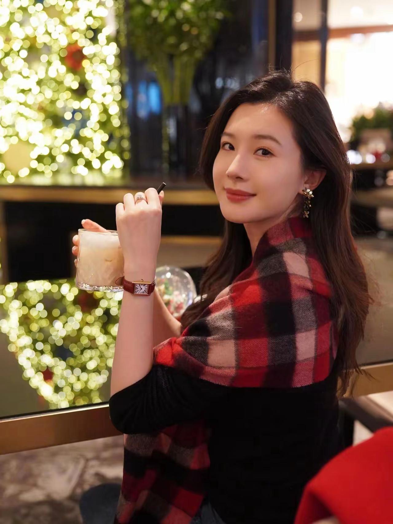 一念愚即般若绝，一念智即般若生。一切皆苦。若欲脱诸苦，当观知足。知足之法，即是富