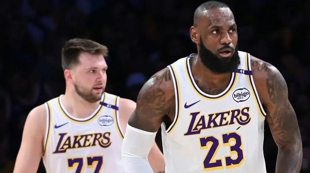 詹姆斯犯了当年里基戴维斯一样的错误，他以为东契奇是来辅佐他的。ESPN详细报道