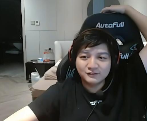 霸气：我觉得皮鞋唯一的问题就是态度，他游戏理解什么的都是在线的好吧，就是态度特么