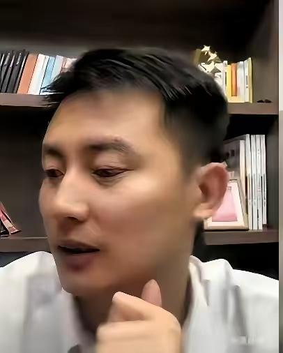 刚看完武亮第一场直播。武亮这直播也太像雪峰老师了！快准狠全是干货，替普通家庭说大