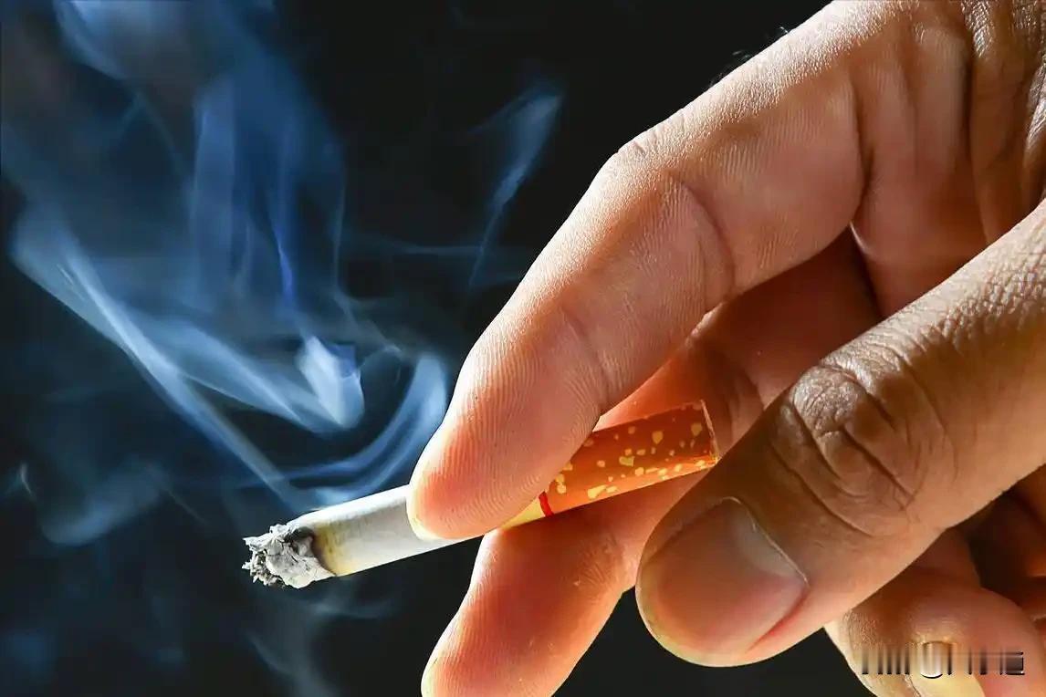 我认为应该。高铁站台吸烟早该全禁了！这不是小题大做，而是摆在眼前的民生账本，咱们