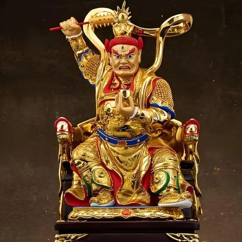 今天是农历腊月廿三日，中国传统习俗中的“小年”，是民间祭灶扫尘日，也是佛教监斋菩