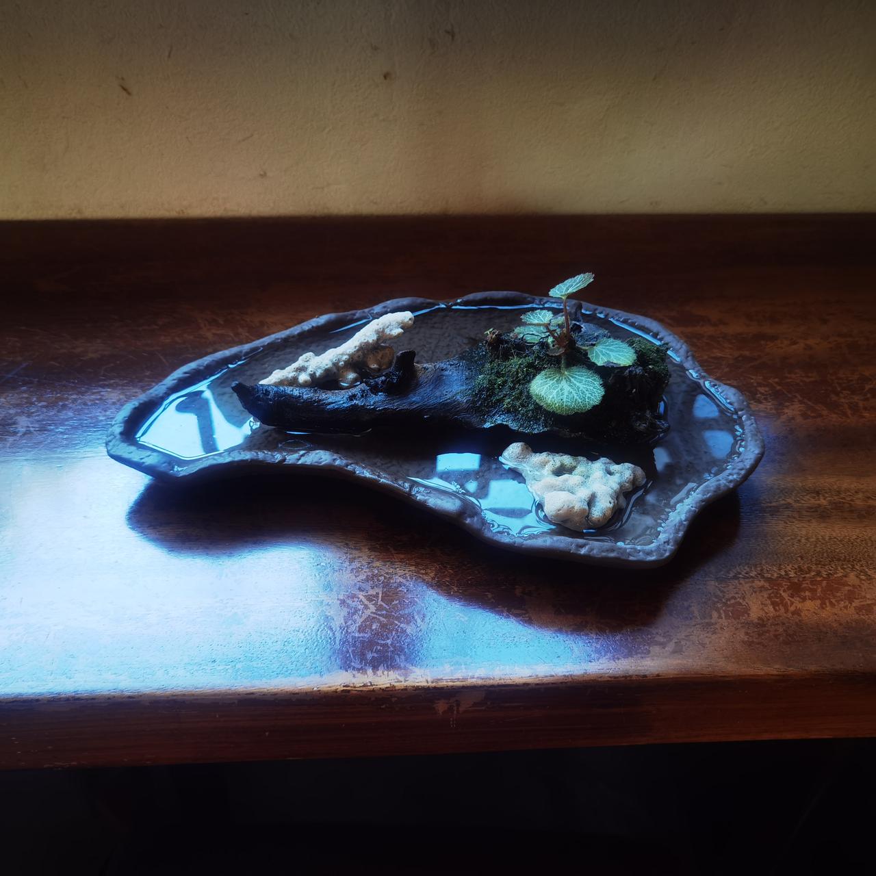 【这样的大学校长】一日，某位大学校长去食堂吃饭，看着前面一位男生在打饭时，只打