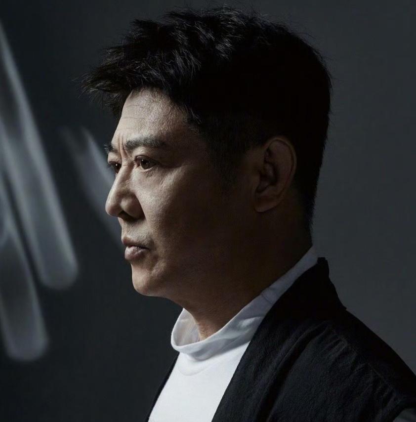 李连杰，正式官宣！3月19日，功夫巨星李连杰，突然冲上热搜，就在前一天，他官