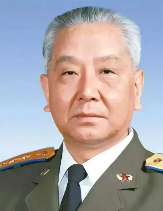 1971年，“913事件”后，空军司令部乱成一锅粥，一个空军司令在会议上吵吵闹闹