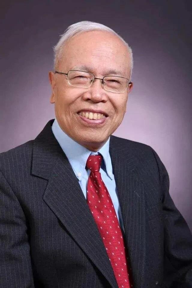 “中美差距有多大？”中国科学院院士姜伯驹一语惊人：“不是别人卡我们脖子，而是我们