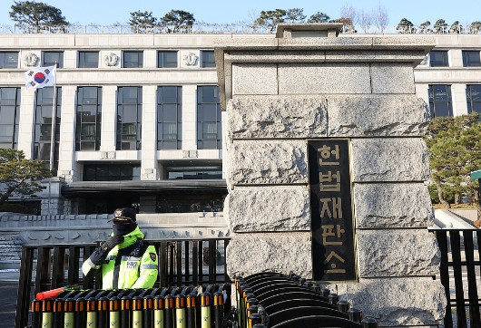 韩国宪法法院将延期宣判对代总统崔相穆的权限争议案韩国宪法法院当地时间今天上午决