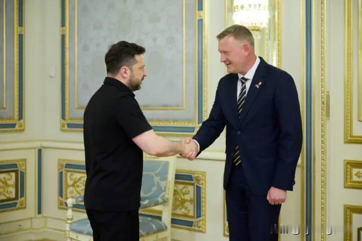 🇺🇦🇱🇻乌克兰与拉脱维亚的合作6月12日，乌克兰总统泽连斯基在基