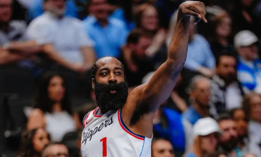 我觉得快船替补输分，最大问题在于大洛！首先我认为球员能力在（保罗，大洛），只是