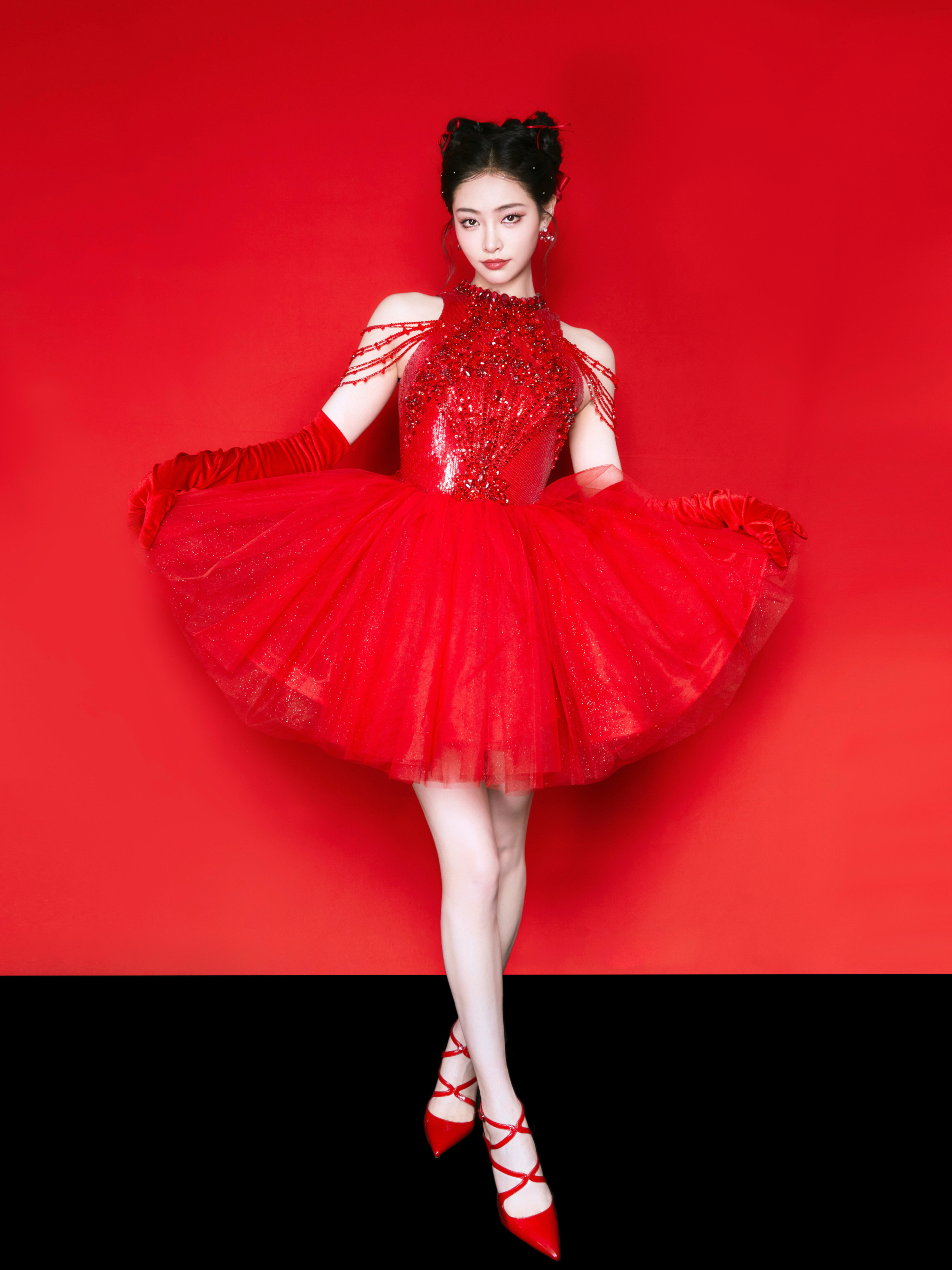 许佳琪央视网络春晚造型