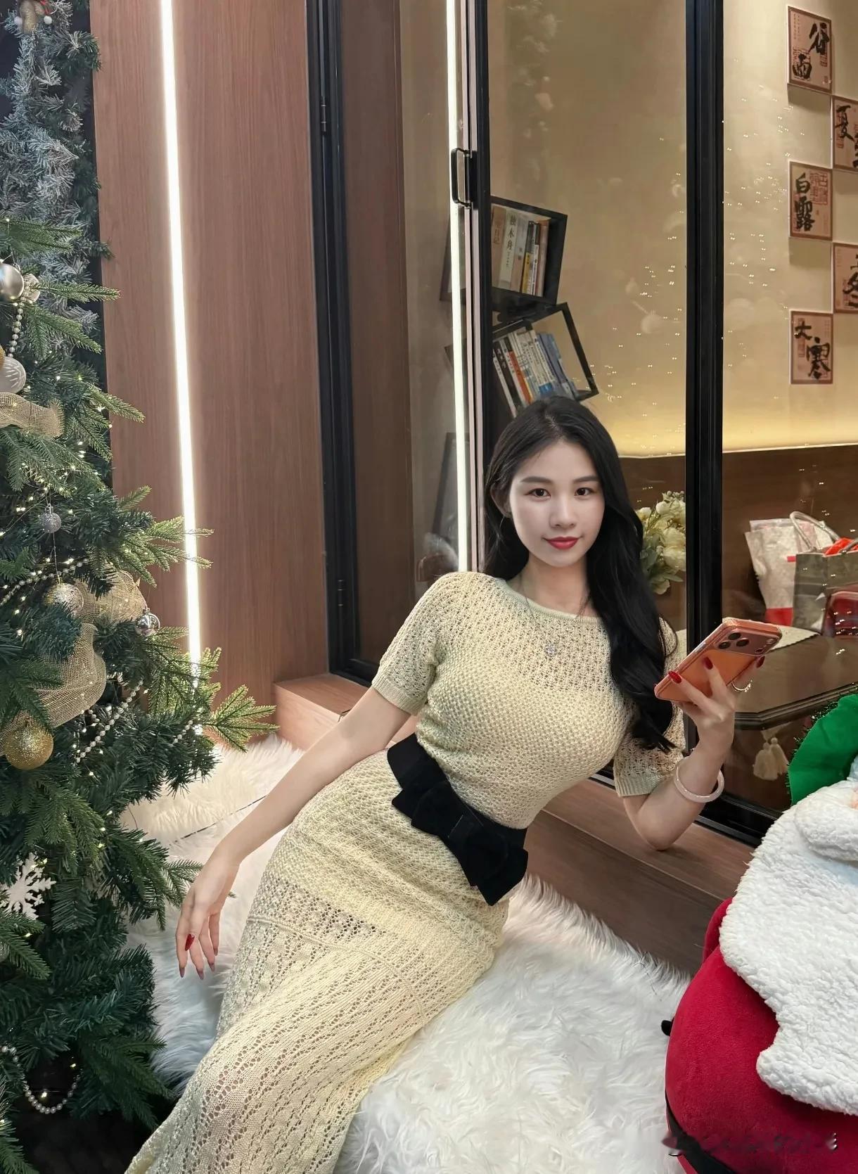 离过年越来越近了，年味也越来越用了[烟花][红包]