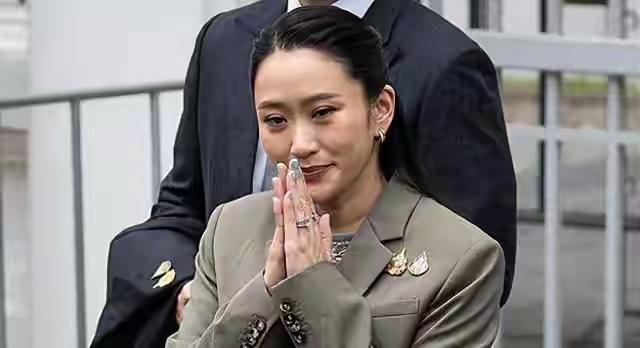 佩通坦辞职,泰国政坛一夜变天!为泰党绝地反击,军方全盘失算!