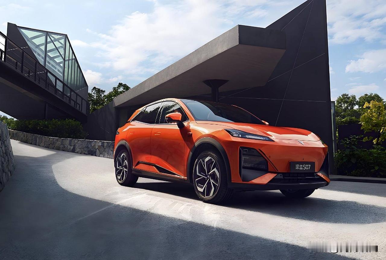 在15万级SUV市场，多数车型仍将辅助驾驶功能列为付费选装，深蓝S07则彻底打破