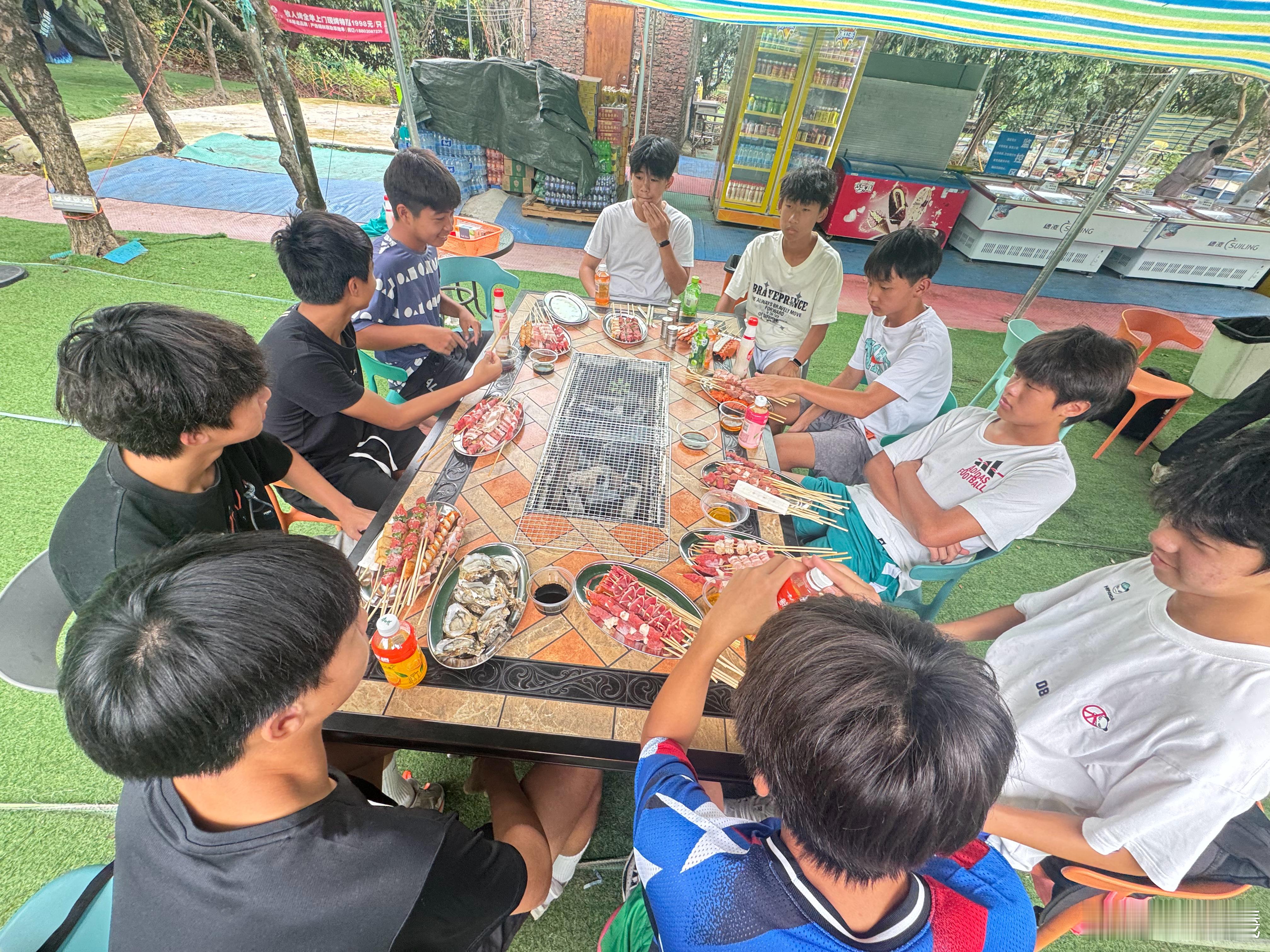 烧烤团建..​​​
