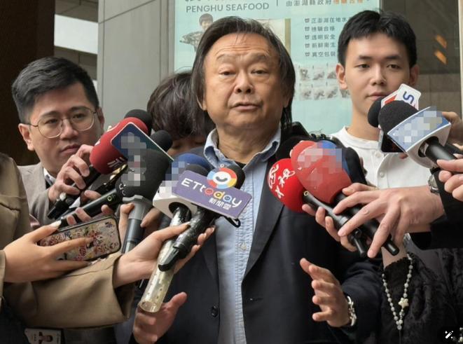 国民党终于扳回一局？民进党网红“立委”被要求“开除党籍”，本人炸了，“炮轰”台独