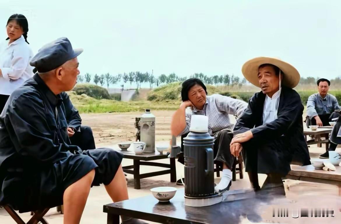 这张合影你见过么？你敢相信这三位有两位省委书记一位国务院副总理么？这张合影拍