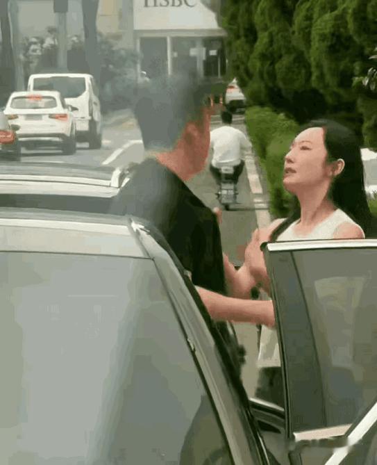 这男的能忍打这么几巴掌都不还手