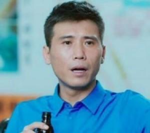 1997年，王千源开了一家饭馆，李乃文和赵春羊去吃饭，吃完后，赵春羊擦擦嘴就走，