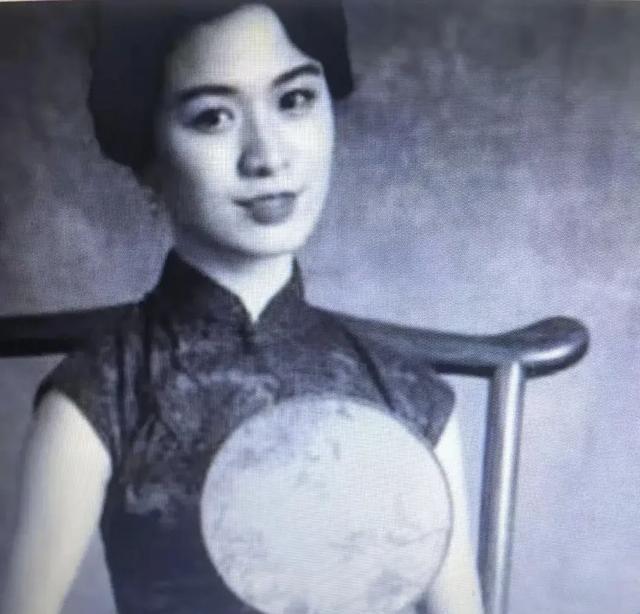 1912年，50岁的曹锟迎娶20岁的富家千金陈寒蕊。新婚夜，一番云雨过后，曹锟倒