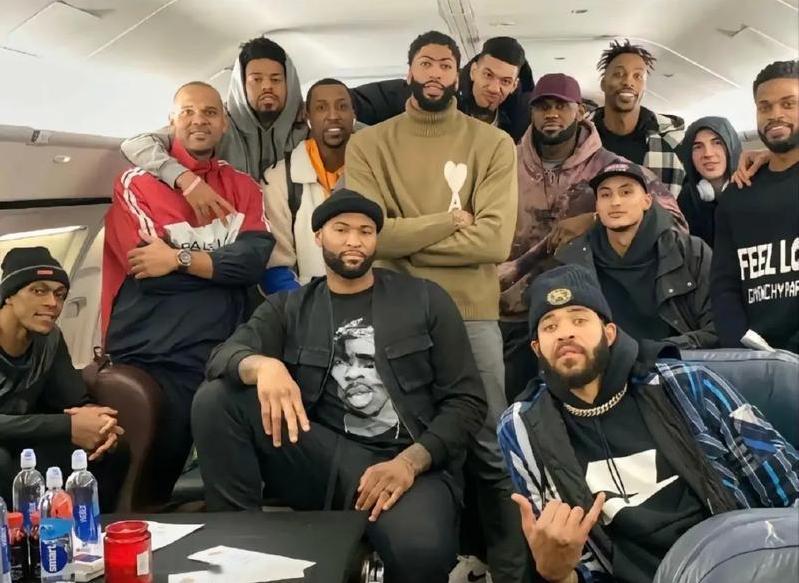 AI推演，NBA最近20年最完美的球队就是2020年的湖人。这支球队没有什么缺点