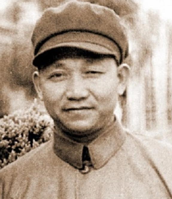 1938年，八路军打退了日军的一次进攻后，营长王耀南赶紧给战士们下令：“快去抢些