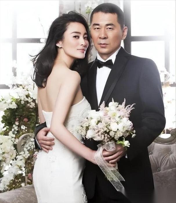 蒋勤勤说：当年我和陈建斌去民政局领证，结果从早等到晚，他最后就耐不住性子了，脸一