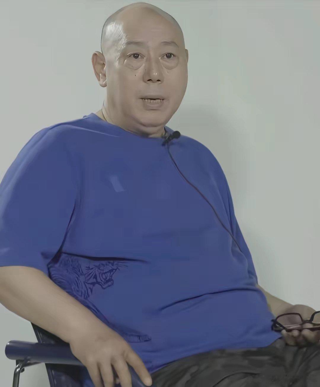 演员李诚儒说，有一次我儿子来我家，我看他开的还是那辆破旧车，这车都开11年了，我