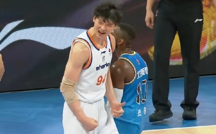 19连胜！上海3人就把北汽干沉了！不得不说，上海久事太离谱了，洛夫顿不打，怀