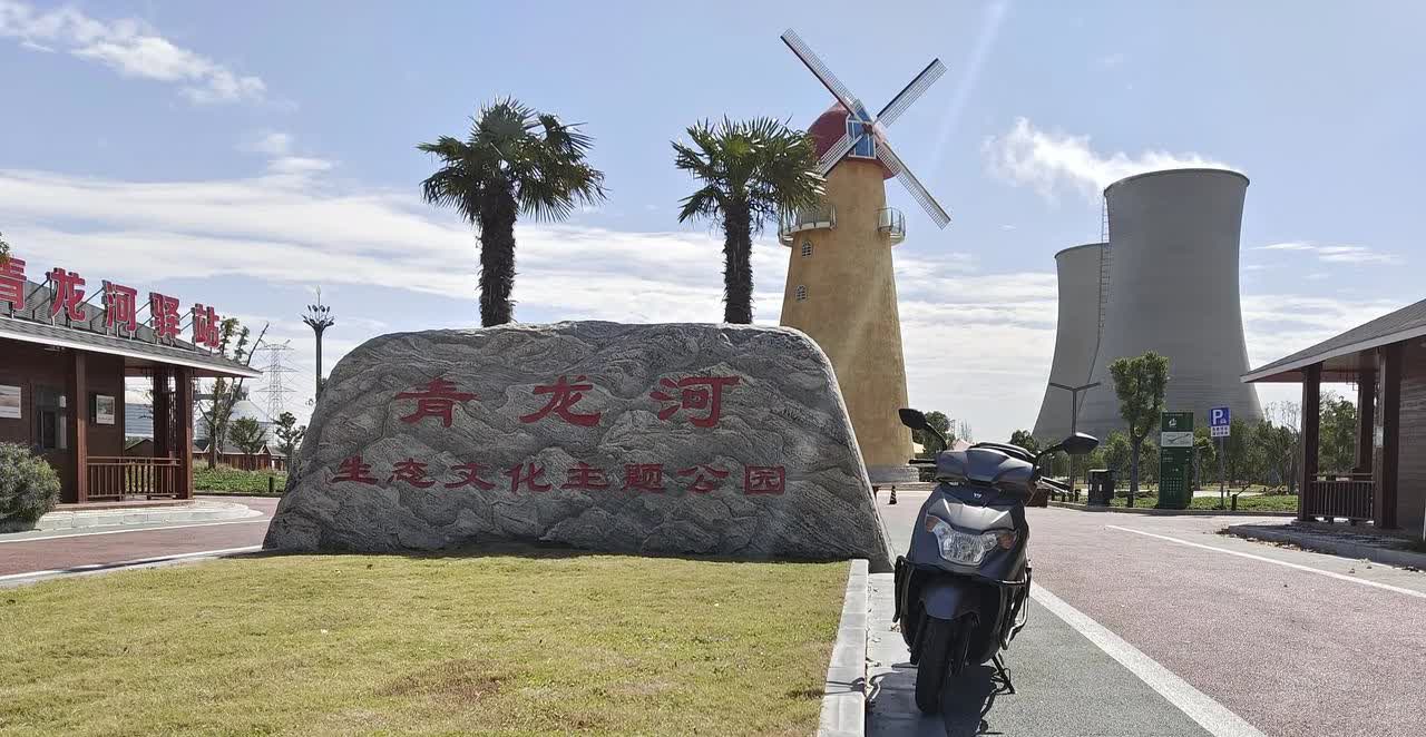经常骑摩托的摩友都出来说说，30多度的大夏天，你们在市区上下班通勤都