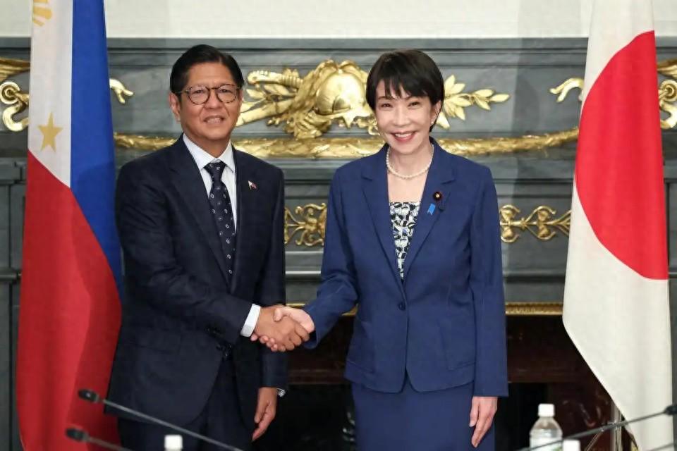 亲兄弟明算账！见菲律宾防长被制裁:美国也不叫了，日本也不跳了2026年6