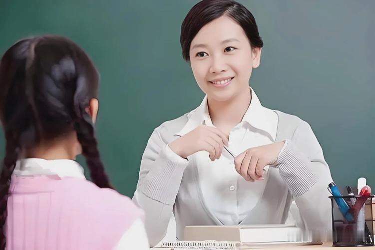 同时，我也嘱托我孩子的所有任课老师从严要求，不搞特殊化，在德智体美劳诸方面严格要