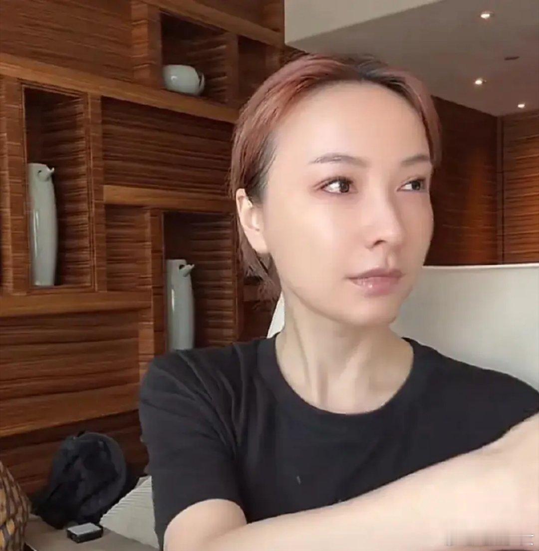 吴昕的脸怎么了今天她直播称自己体重直逼100斤，立刻跟大家分享自己的“瘦身”美食
