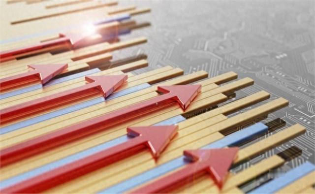 昨晚跟一个在券商做风控的发小喝酒，他灌了半瓶茅台后拉着我说：“别看网上分析得头头