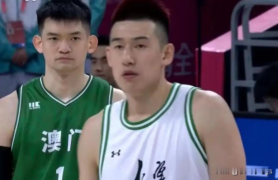 昨晚，观看了全运会篮球男子成年组小组赛辽宁男篮VS澳门男篮的比赛。这是一场强弱对