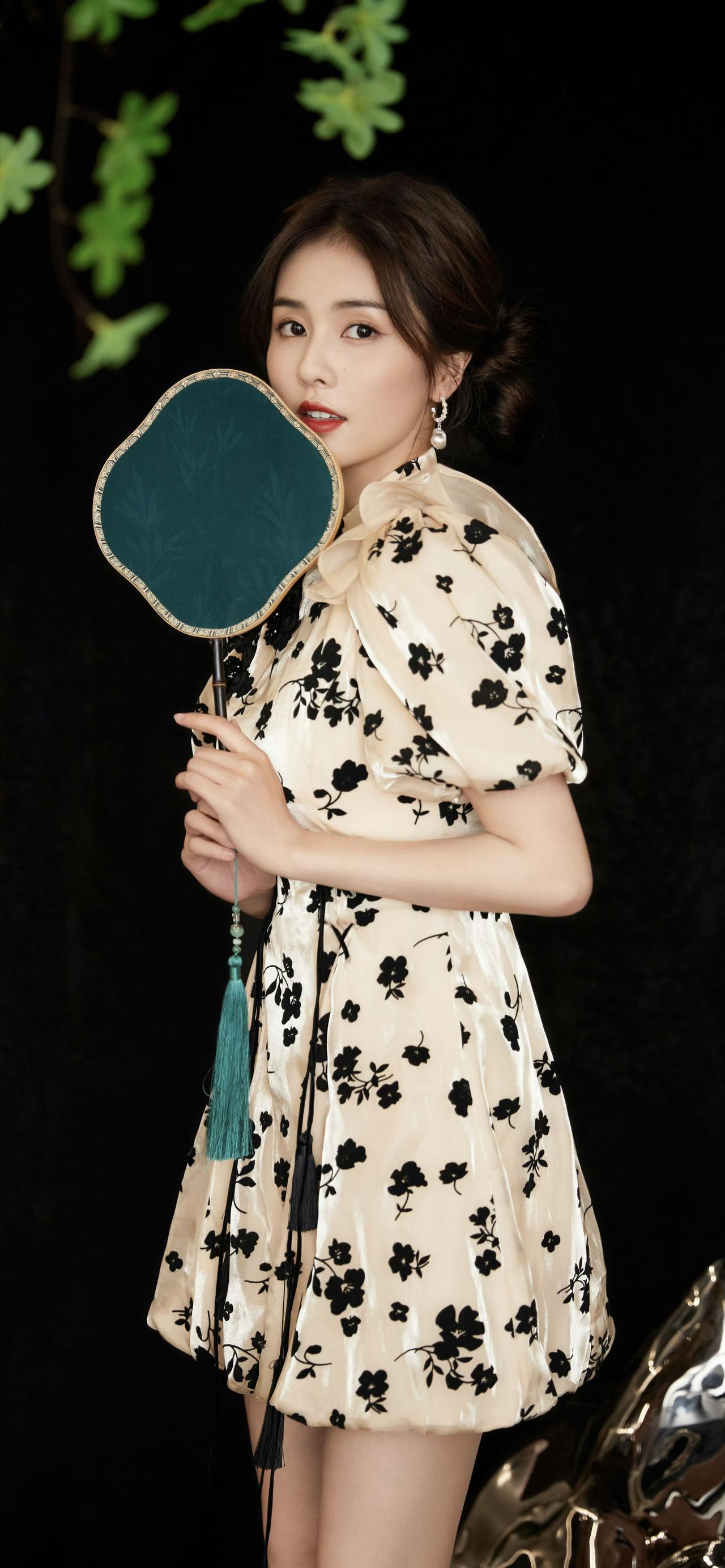 美女壁纸-第6039期-白鹿