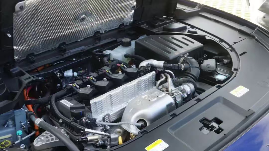 最近理想汽车公关部高管在社交媒体上公开阴阳大众，发文称：6年，恭喜大众把“过时的