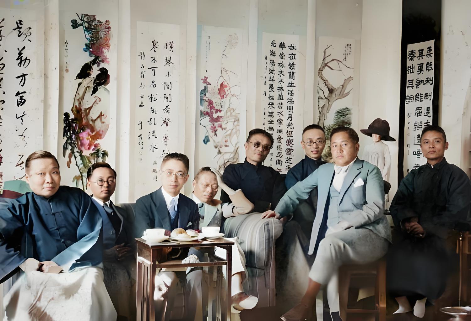 1920年代，华社成员合影左起：邵卧云、胡伯翔、丁悚、未详、钱景元、胡伯洲、祁佛