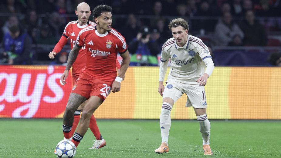 穆里尼奥的心头肉，以2700万欧元，从帕尔梅拉斯转会而来的，25岁哥伦比亚中场悍