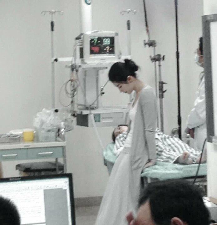 被误认为是普通女孩，实际上她就是刘亦菲。