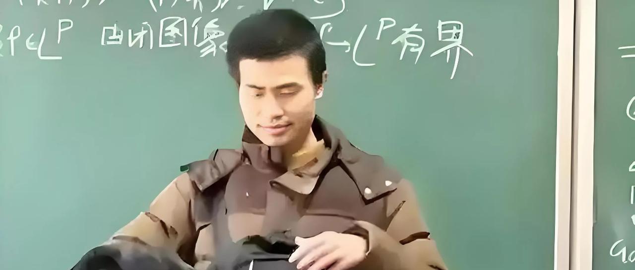 韦东奕已被北京大学聘为副教授是真的吗？近日，网上有不少关于韦东奕已被北京大学转