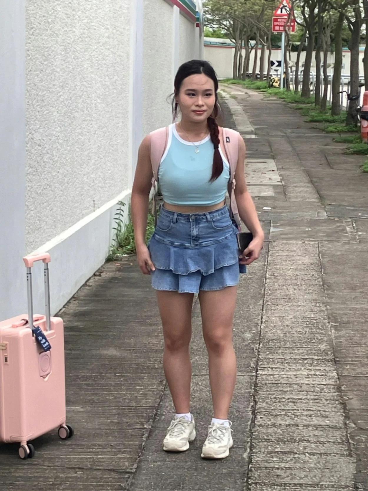 香港小姐2025，首轮面试18位佳丽街拍！难评，真的很难评！眼尖的网友说：倒数