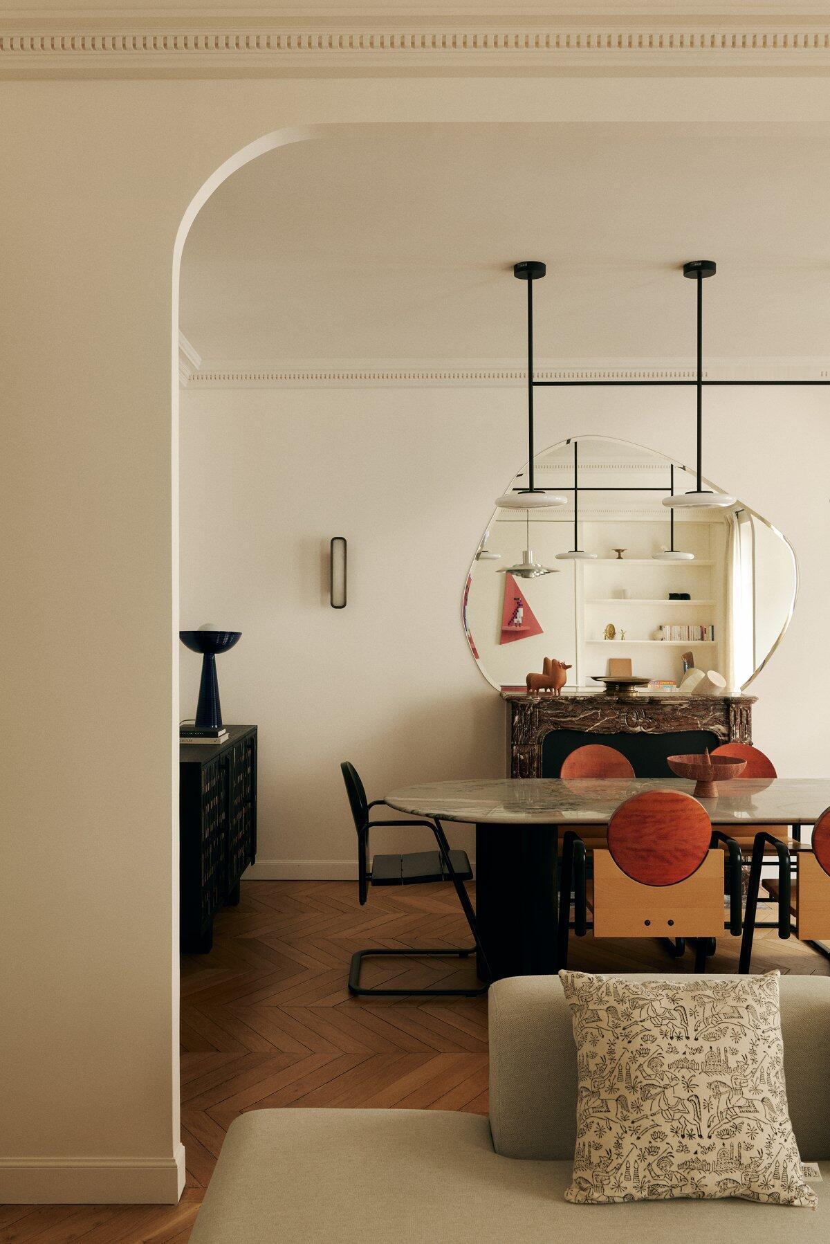 家居设计｜现代复古有机曲线打破对称，让空间更灵动、更具艺术气息。